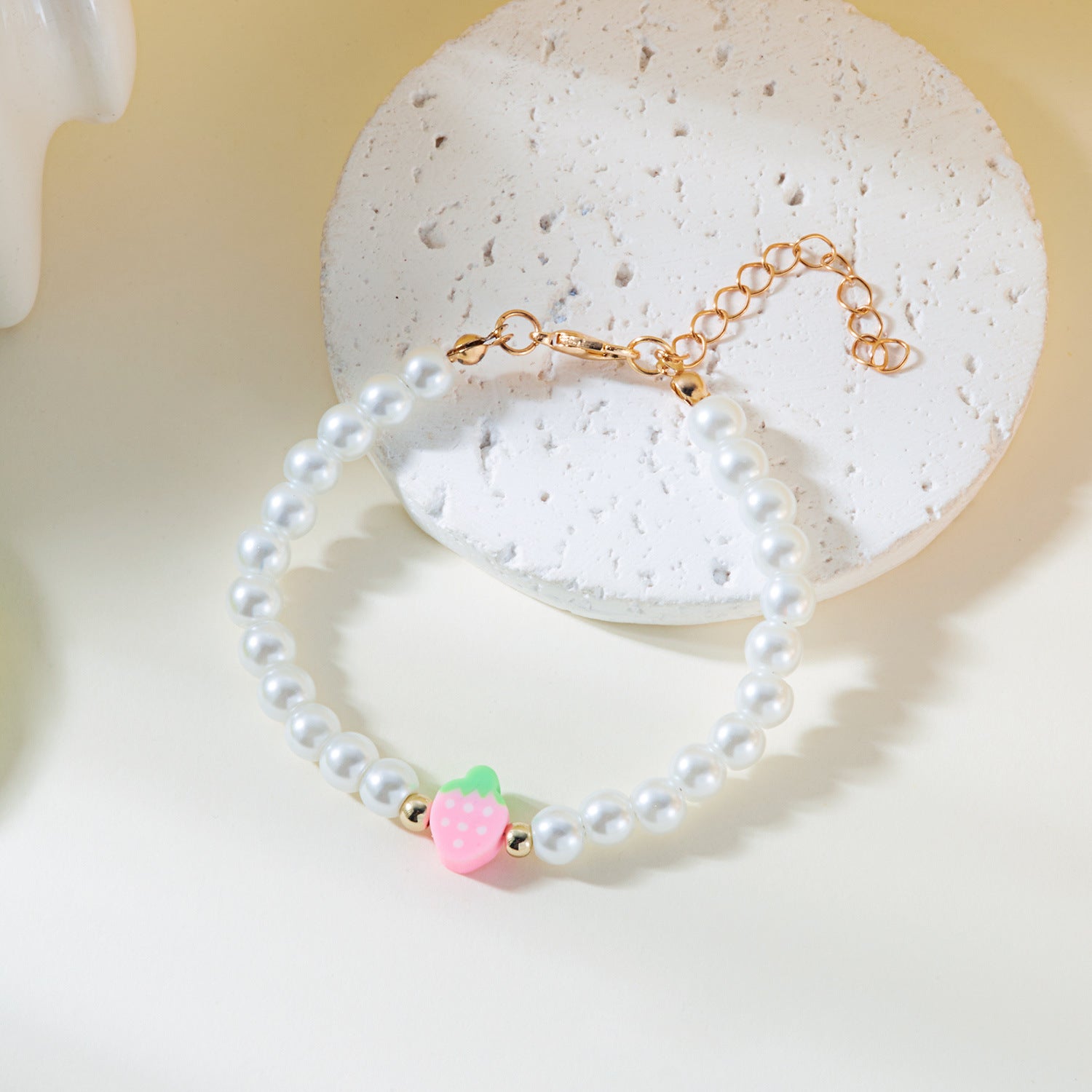 Wholesale Strawberry necklace simple summer small fresh soft ceramic rice pearl necklace female